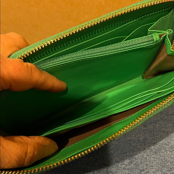 Cole Haan Green Leather Women's Wallet - Picture 7 of 8